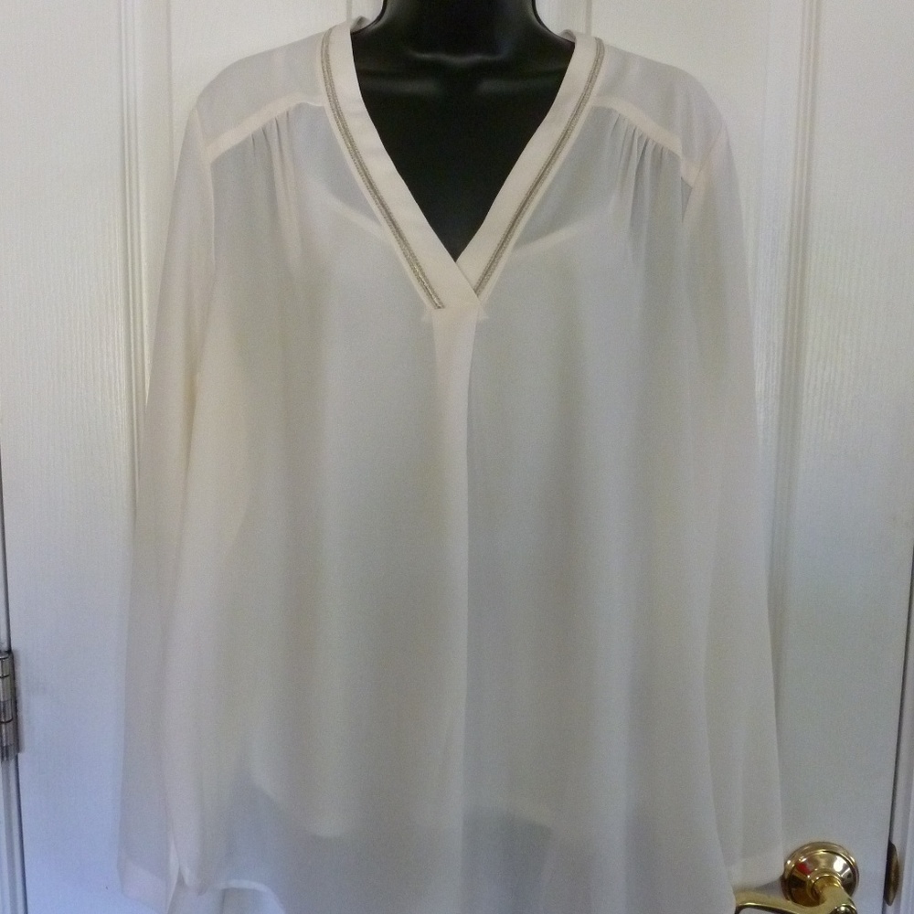 NEW Liz Claiborne Cream Blouse, Size L,